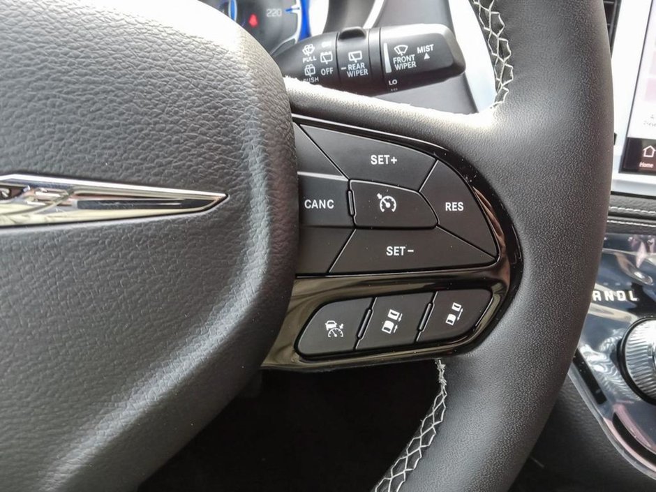 2024 Chrysler Pacifica TOURING IN DIAMOND BLACK EQUIPPED WITH A 3.6L V6 , FWD , 9SPD AUTO , PWR LIFTGATE , DUAL PWR SLIDING DOORS , TRI ZONE AC , BACKU-15