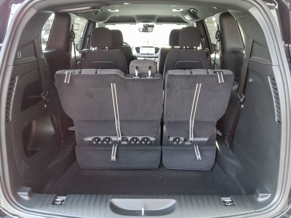 2024 Chrysler Pacifica TOURING IN DIAMOND BLACK EQUIPPED WITH A 3.6L V6 , FWD , 9SPD AUTO , PWR LIFTGATE , DUAL PWR SLIDING DOORS , TRI ZONE AC , BACKU-11