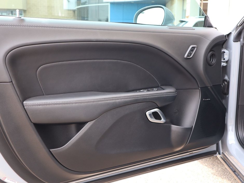 2022 Dodge Challenger SCAT PACK 392 SHAKER IN SMOKE SHOW GREY EQUIPEPD WITH A 6.4L SRT HEMI V8 , RWD , 8SPD TF AUTO , NAPPA LEATHER/ALCANTARA HEATED/V-16