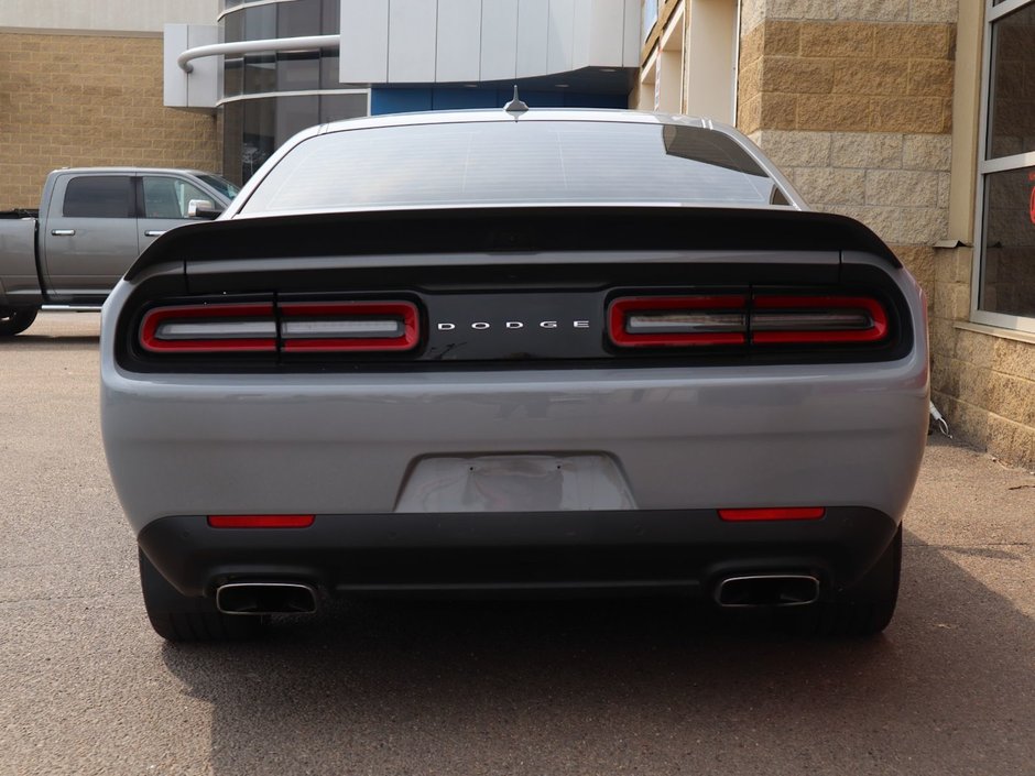 2022 Dodge Challenger SCAT PACK 392 SHAKER IN SMOKE SHOW GREY EQUIPEPD WITH A 6.4L SRT HEMI V8 , RWD , 8SPD TF AUTO , NAPPA LEATHER/ALCANTARA HEATED/V-9