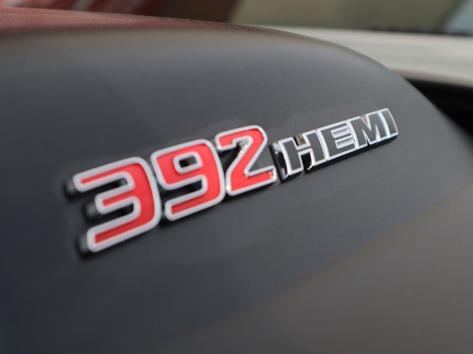 2022 Dodge Challenger SCAT PACK 392 SHAKER IN SMOKE SHOW GREY EQUIPEPD WITH A 6.4L SRT HEMI V8 , RWD , 8SPD TF AUTO , NAPPA LEATHER/ALCANTARA HEATED/V-12