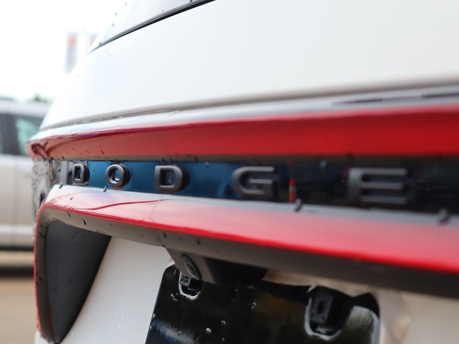 2022 Dodge Durango SRT 392 IN DB BLACK EQUIPPED WITH A 6.4L HEMI SRT V8 , AWD , 8SPD TF AUTO , 19 SPEAKER HK AUDIO , SUNROOF , 2ND ROW CONSOLE , BR-13