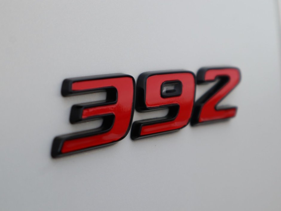 2022 Dodge Durango SRT 392 IN DB BLACK EQUIPPED WITH A 6.4L HEMI SRT V8 , AWD , 8SPD TF AUTO , 19 SPEAKER HK AUDIO , SUNROOF , 2ND ROW CONSOLE , BR-12