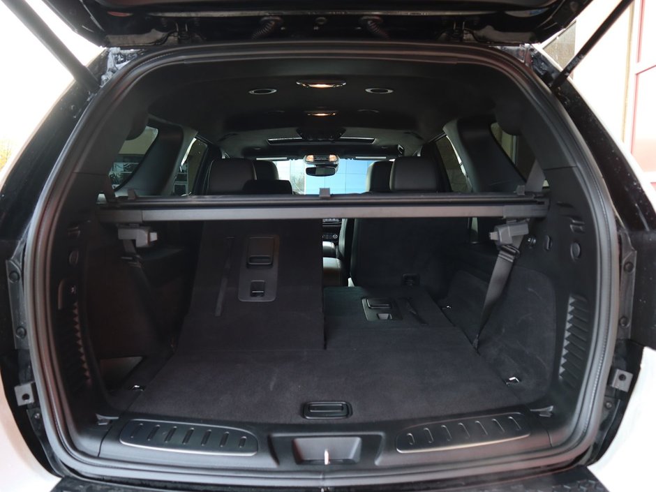 2022 Dodge Durango SRT 392 IN DB BLACK EQUIPPED WITH A 6.4L HEMI SRT V8 , AWD , 8SPD TF AUTO , 19 SPEAKER HK AUDIO , SUNROOF , 2ND ROW CONSOLE , BR-9