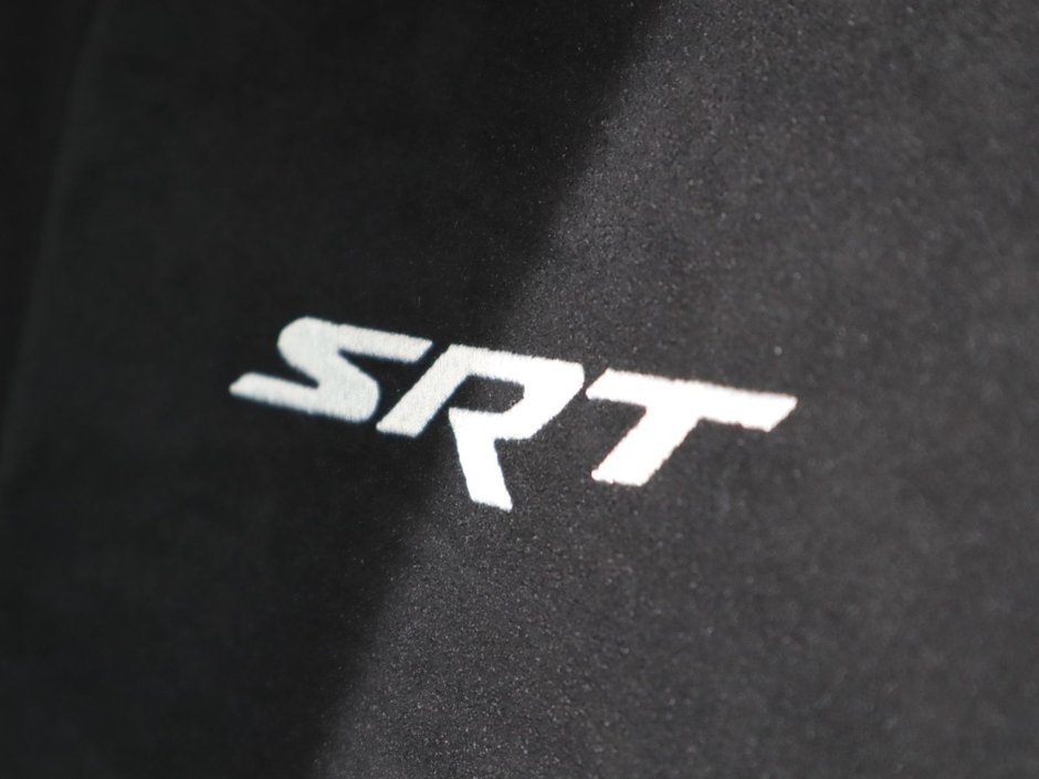 2022 Dodge Durango SRT 392 IN DB BLACK EQUIPPED WITH A 6.4L HEMI SRT V8 , AWD , 8SPD TF AUTO , 19 SPEAKER HK AUDIO , SUNROOF , 2ND ROW CONSOLE , BR-19