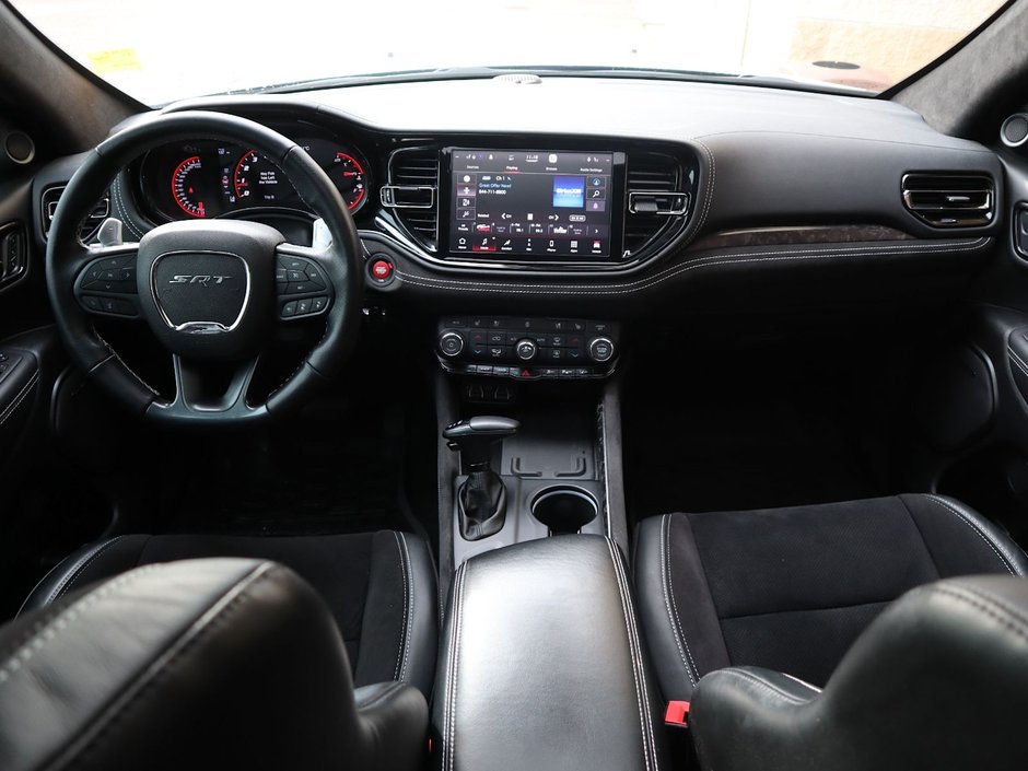 2022 Dodge Durango SRT 392 IN DB BLACK EQUIPPED WITH A 6.4L HEMI SRT V8 , AWD , 8SPD TF AUTO , 19 SPEAKER HK AUDIO , SUNROOF , 2ND ROW CONSOLE , BR-24