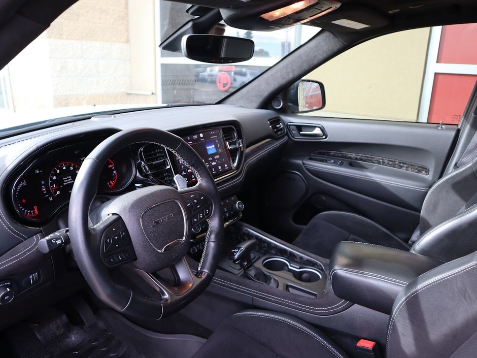 2022 Dodge Durango SRT 392 IN DB BLACK EQUIPPED WITH A 6.4L HEMI SRT V8 , AWD , 8SPD TF AUTO , 19 SPEAKER HK AUDIO , SUNROOF , 2ND ROW CONSOLE , BR-15