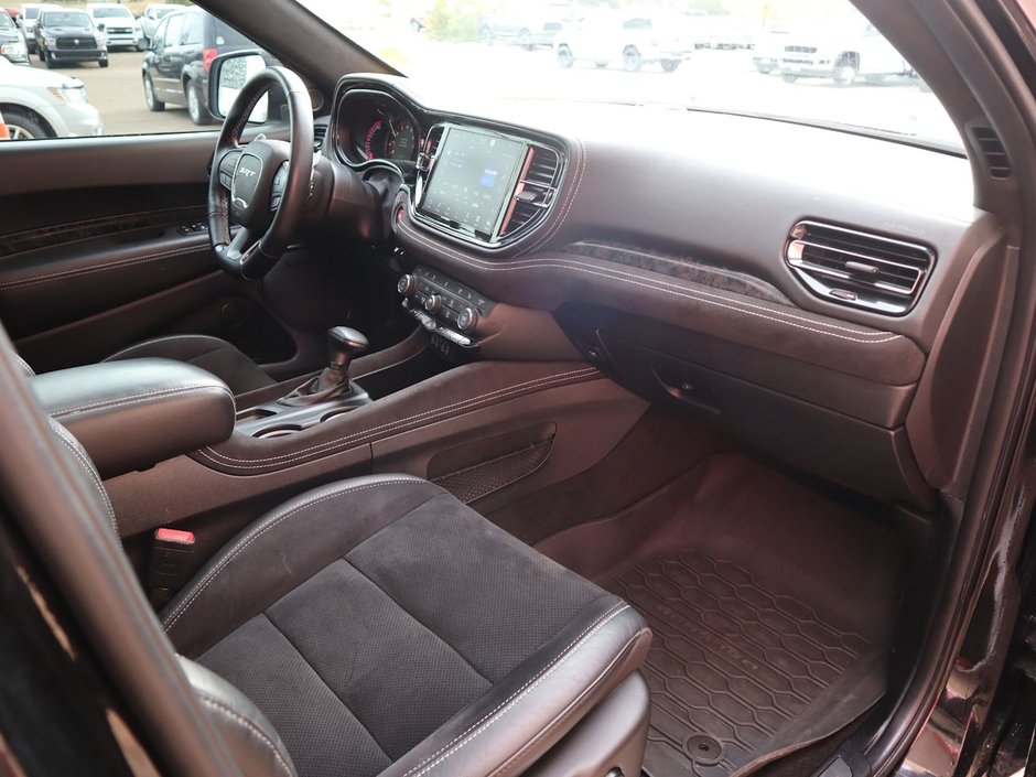 2022 Dodge Durango SRT 392 IN DB BLACK EQUIPPED WITH A 6.4L HEMI SRT V8 , AWD , 8SPD TF AUTO , 19 SPEAKER HK AUDIO , SUNROOF , 2ND ROW CONSOLE , BR-22