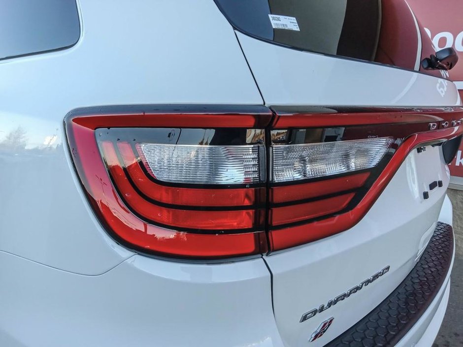 2024 Dodge Durango GT IN WHITE KNUCKLE EQUIPPED WITH A 3.6L V6 , AWD , 8SPD AUTO , LED LIGHTS , BACKUP CAM , PARK SENSE REAR , BSM/RCPD , REMOTE ST-10