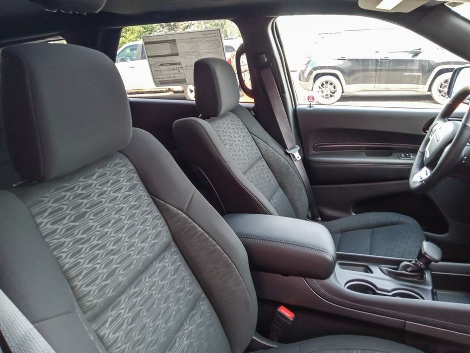 2024 Dodge Durango SXT PLUS IN FROSTBITE PEARL EQUIPPED WITH A 3.6L V6 , AWD , 8SPD AUTO , 3RD ROW SEATING GROUP , SXT BLACKTOP PCKG , 20INCH RIMS-21