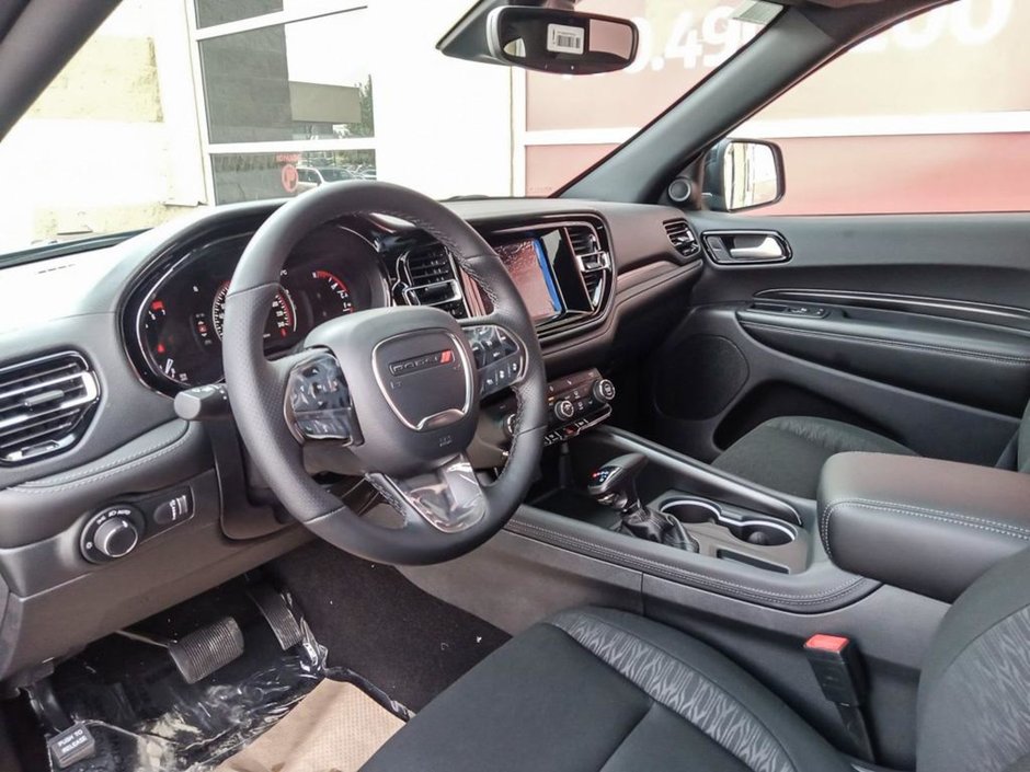 2024 Dodge Durango SXT PLUS IN FROSTBITE PEARL EQUIPPED WITH A 3.6L V6 , AWD , 8SPD AUTO , 3RD ROW SEATING GROUP , SXT BLACKTOP PCKG , 20INCH RIMS-12
