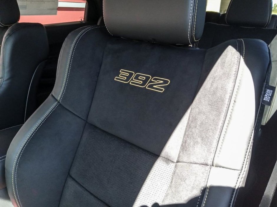 2024 Dodge Durango SRT 392 ALCHEMI IN DESTROYER GREY EQUIPPED WITH A 6.4L HEMI V8 , 4X4 , 8SPD TF AUTO , LEATHER/SUEDE SEATS W/YELLOW STITCH , SUNR-19