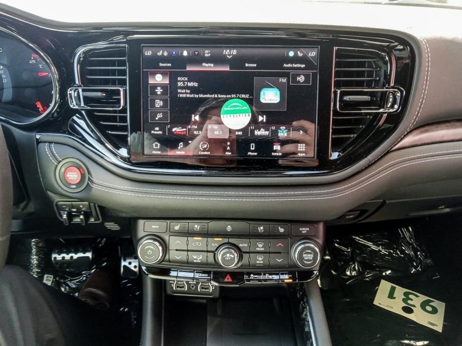 2024 Dodge Durango SRT 392 ALCHEMI IN DESTROYER GREY EQUIPPED WITH A 6.4L HEMI V8 , 4X4 , 8SPD TF AUTO , LEATHER/SUEDE SEATS W/YELLOW STITCH , SUNR-18