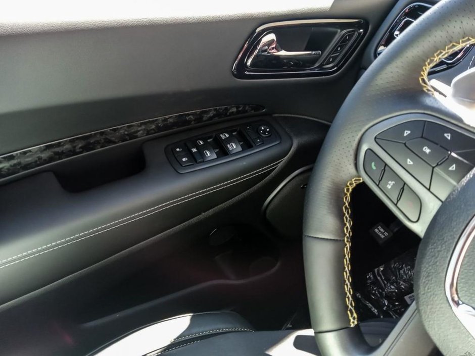 2024 Dodge Durango SRT 392 ALCHEMI IN DESTROYER GREY EQUIPPED WITH A 6.4L HEMI V8 , 4X4 , 8SPD TF AUTO , LEATHER/SUEDE SEATS W/YELLOW STITCH , SUNR-16