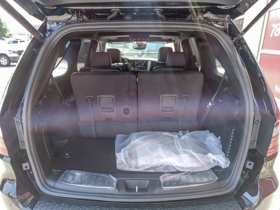 2024 Dodge Durango SRT 392 ALCHEMI IN DB BLACK EQUIPPED WITH A 6.4L SRT V8 , AWD , 8SPD AUTO , 19 SPEAKER HK AUDIO , ADV CRUISE W/LKA , SUNROOF , 2-11