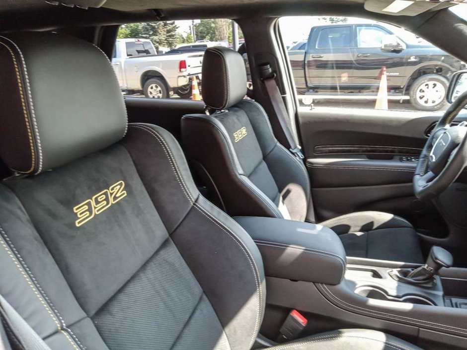 2024 Dodge Durango SRT 392 ALCHEMI IN DB BLACK EQUIPPED WITH A 6.4L SRT V8 , AWD , 8SPD AUTO , 19 SPEAKER HK AUDIO , ADV CRUISE W/LKA , SUNROOF , 2-21