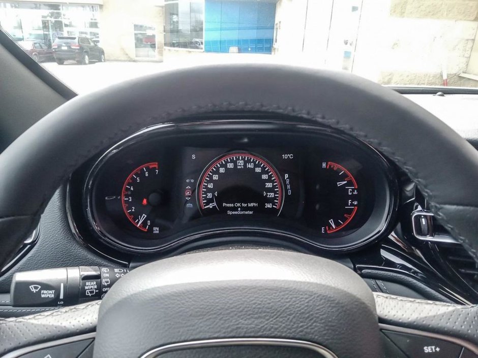 2024 Dodge Durango SXT IN WHITE KNUCKLE EQUIPPED WITH A 3.6L V6 , AWD , 8SPD AUTO , CLOTH HEATED SEATS + SW , 3RD ROW SEATING GROUP , BACKUP CAM ,-14