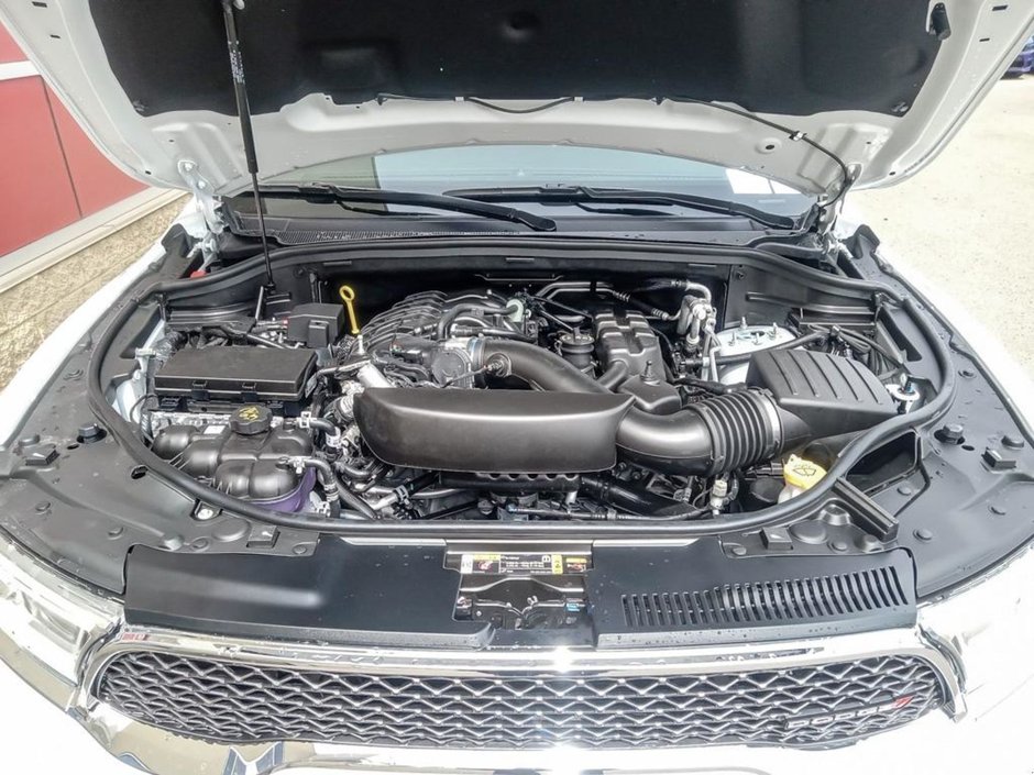 2024 Dodge Durango SXT IN WHITE KNUCKLE EQUIPPED WITH A 3.6L V6 , AWD , 8SPD AUTO , CLOTH HEATED SEATS + SW , 3RD ROW SEATING GROUP , BACKUP CAM ,-10