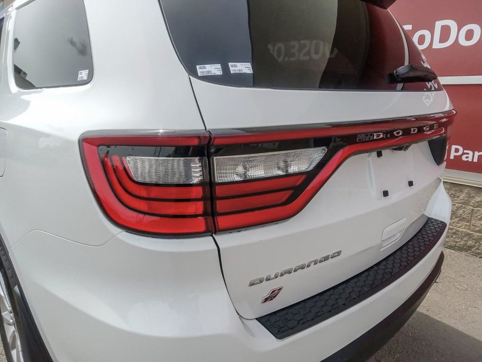 2024 Dodge Durango SXT IN WHITE KNUCKLE EQUIPPED WITH A 3.6L V6 , AWD , 8SPD AUTO , CLOTH HEATED SEATS + SW , 3RD ROW SEATING GROUP , BACKUP CAM ,-11