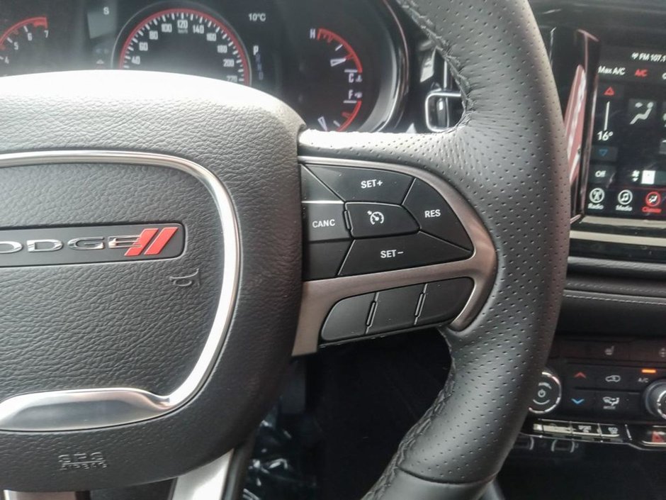 2024 Dodge Durango SXT IN WHITE KNUCKLE EQUIPPED WITH A 3.6L V6 , AWD , 8SPD AUTO , CLOTH HEATED SEATS + SW , 3RD ROW SEATING GROUP , BACKUP CAM ,-15