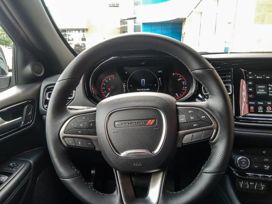 2024 Dodge Durango SXT IN WHITE KNUCKLE EQUIPPED WITH A 3.6L V6 , AWD , 8SPD AUTO , 3RD ROW SEATING GROUP , HEATED SEATS + SW , BACKUP CAM , BSM/RC-13