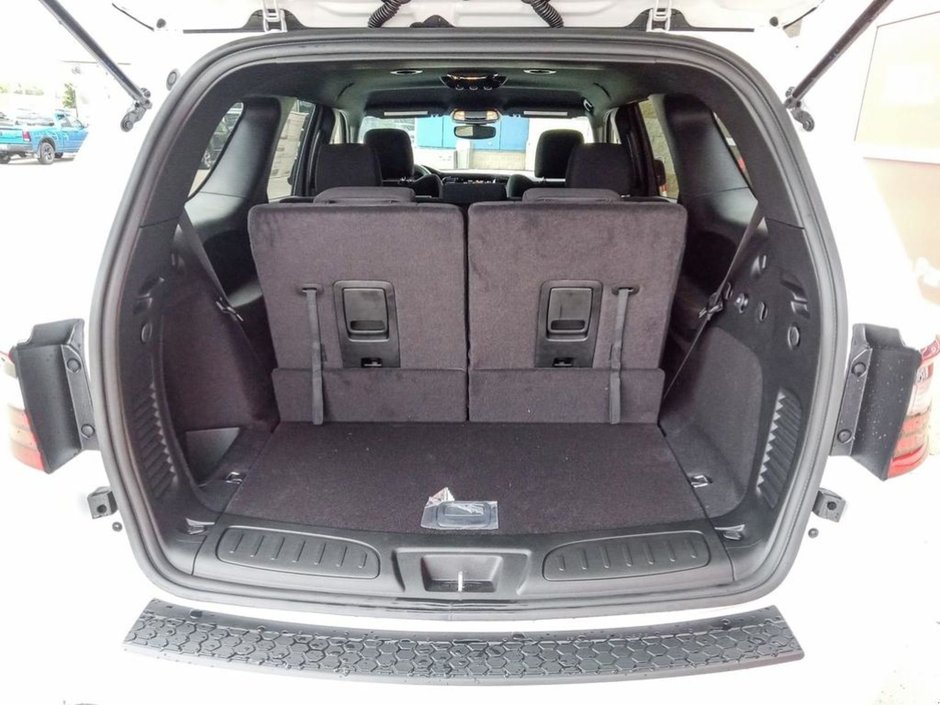 2024 Dodge Durango SXT IN WHITE KNUCKLE EQUIPPED WITH A 3.6L V6 , 8SPD AUTO , AWD , THIRD ROW SEATING GROUP , HEATED SEATS + SW , BACKUP CAM , BSM/-11