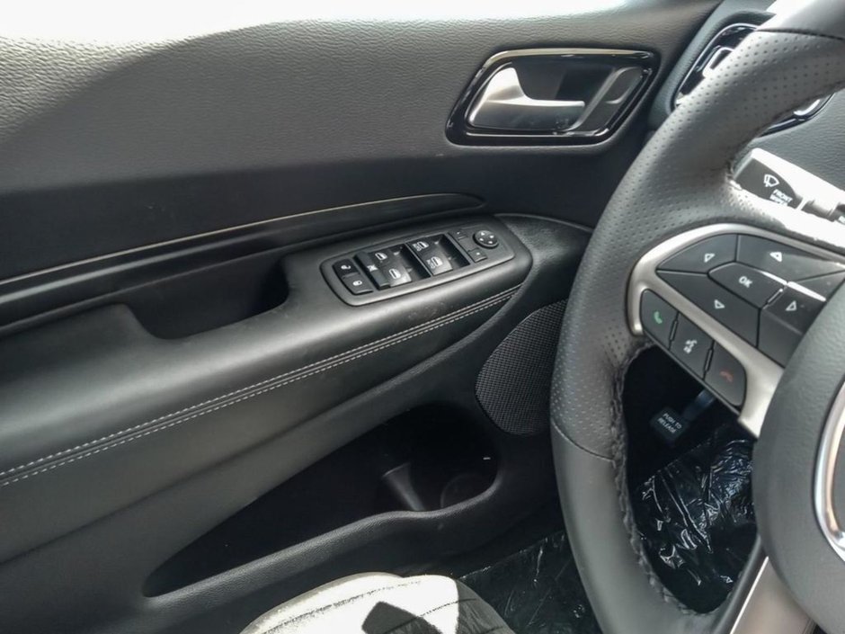 2024 Dodge Durango SXT IN WHITE KNUCKLE EQUIPPED WITH A 3.6L V6 , 8SPD AUTO , AWD , THIRD ROW SEATING GROUP , HEATED SEATS + SW , BACKUP CAM , BSM/-15