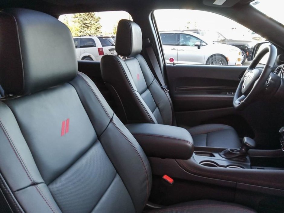 2025 Dodge Durango GT+ IN DESTROYER GREY EQUIPPED WITH A 3.6L V6 , AWD , 8SPD TF AUTO , BLACKTOP PCKG , 20INCH RIMS , PERF HOOD , BSM/RCPD , PWR SE-21