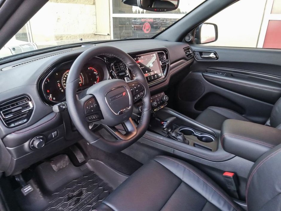 2025 Dodge Durango GT+ IN DESTROYER GREY EQUIPPED WITH A 3.6L V6 , AWD , 8SPD TF AUTO , BLACKTOP PCKG , 20INCH RIMS , PERF HOOD , BSM/RCPD , PWR SE-12