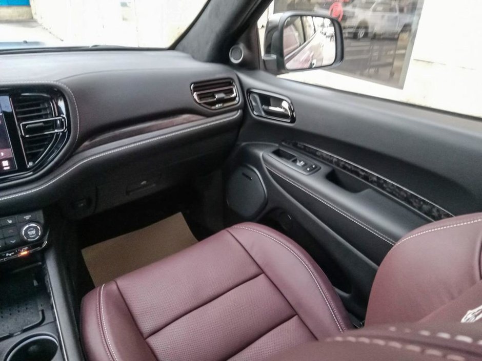 2025 Dodge Durango SRT HELLCAT SILVER BULLET IN TRIPLE NICKEL EQUIPPED WITH A 6.2L SUPERCHARGED SRT V8 , AWD , 8SPD AUTO , NAPPA LEATHER HIGH PERF-24