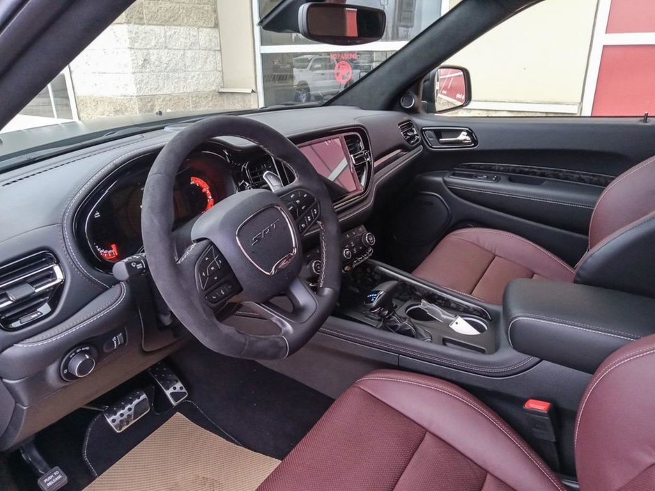 2025 Dodge Durango SRT HELLCAT SILVER BULLET IN TRIPLE NICKEL EQUIPPED WITH A 6.2L SUPERCHARGED SRT V8 , AWD , 8SPD AUTO , NAPPA LEATHER HIGH PERF-12