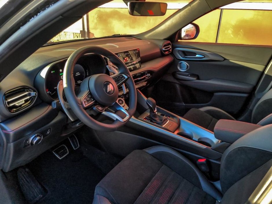 2024 Dodge HORNET R/T PLUS, 1.3L TURBO I-4 PHEV, ACTIVE DRIVING ASSIST, SURROUND VIEW CAMERA SYSTEM, 10.25 UCONNECT 5 /W NAV, HARMAN/KARDON PREMIU-12