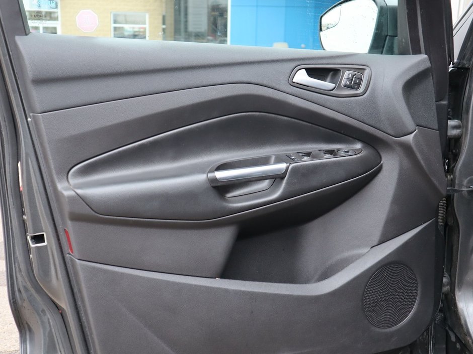 2018 Ford Escape TITANIUM IN GREY EQUIPPED WITH A 2.0L TURBO I4 , 4WD , 6SPD AUTO ,  LEATHER , PANO ROOF, NAV, REMOTE START , PREMIUM AUDIO , DUA-13