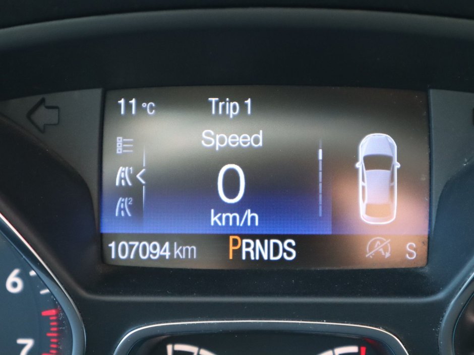 2019 Ford Escape SE IN BLACK EQUIPPED WITH A FUEL EFFICIENT 1.5L TURBO I4 , 4X4 , 6SPD AUTO , HEATED CLOTH BUCKET SEATS , AC , CRUISE , BACKUP CA-24