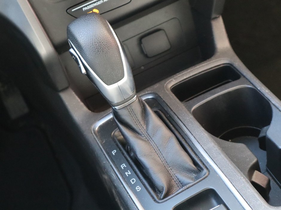 2019 Ford Escape SE IN BLACK EQUIPPED WITH A FUEL EFFICIENT 1.5L TURBO I4 , 4X4 , 6SPD AUTO , HEATED CLOTH BUCKET SEATS , AC , CRUISE , BACKUP CA-21