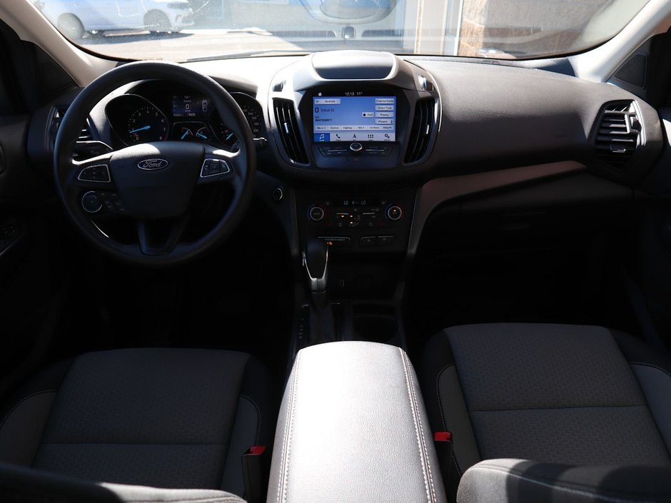 2019 Ford Escape SE IN BLACK EQUIPPED WITH A FUEL EFFICIENT 1.5L TURBO I4 , 4X4 , 6SPD AUTO , HEATED CLOTH BUCKET SEATS , AC , CRUISE , BACKUP CA-19