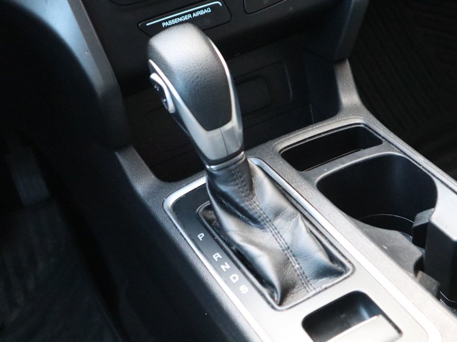 2019 Ford Escape SE IN WHITE EQUIPPED WITH A 1.5L TURBO I4 , 4X4 , 6SPD AUTO , CLOTH HEATED SEATS , DUAL ZONE AC , CRUISE , BACKUP CAM , SW CONTR-22