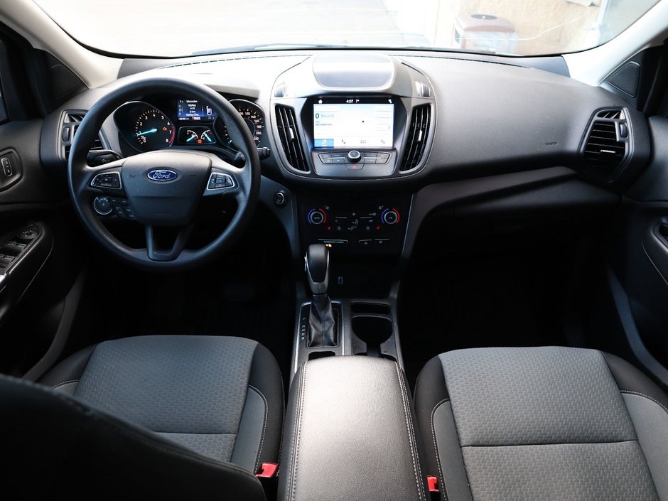 2019 Ford Escape SE IN WHITE EQUIPPED WITH A 1.5L TURBO I4 , 4X4 , 6SPD AUTO , CLOTH HEATED SEATS , DUAL ZONE AC , CRUISE , BACKUP CAM , SW CONTR-20