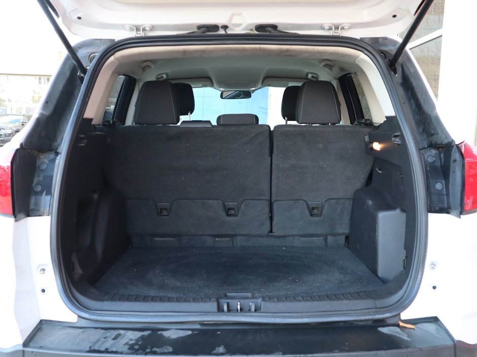 2019 Ford Escape SE IN WHITE EQUIPPED WITH A 1.5L TURBO I4 , 4X4 , 6SPD AUTO , CLOTH HEATED SEATS , DUAL ZONE AC , CRUISE , BACKUP CAM , SW CONTR-18