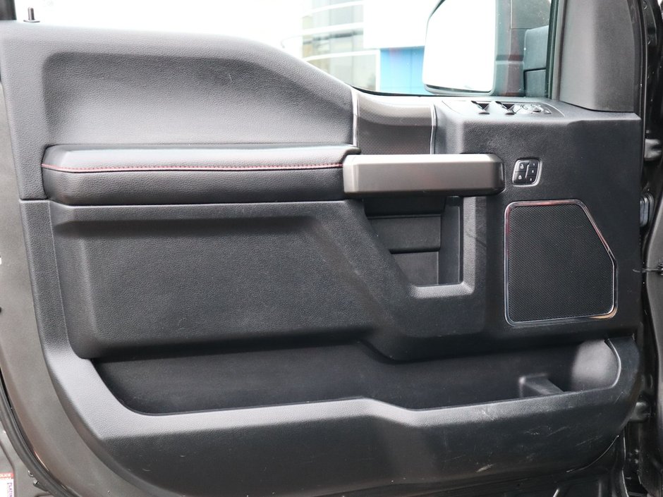 2017 Ford F-150 LARIAT IN GREY EQUIPPED WITH A 3.5L ECOBOOST V6 , 4X4 , 10SPD AUTO , AMBIENT LIGHTING , DUAL ZONE AC , REMOTE START , BACKUP CAM-17