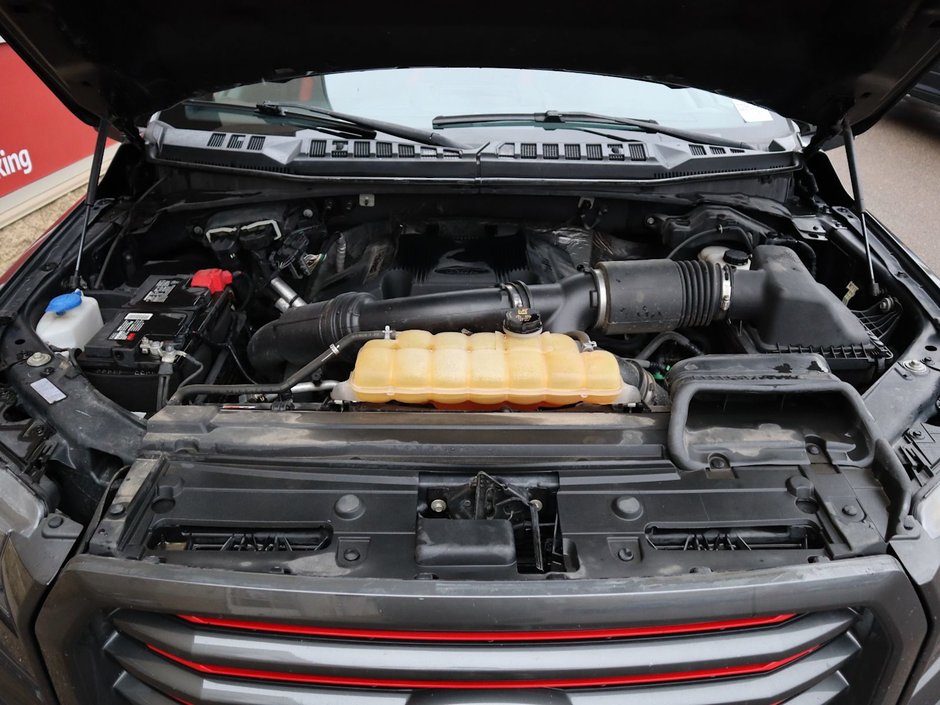 2017 Ford F-150 LARIAT IN GREY EQUIPPED WITH A 3.5L ECOBOOST V6 , 4X4 , 10SPD AUTO , AMBIENT LIGHTING , DUAL ZONE AC , REMOTE START , BACKUP CAM-28