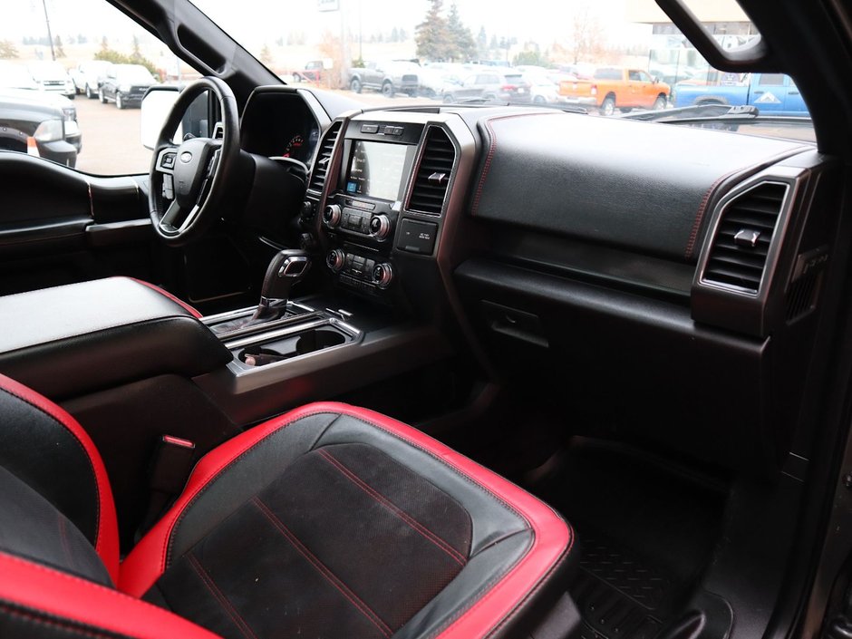 2017 Ford F-150 LARIAT IN GREY EQUIPPED WITH A 3.5L ECOBOOST V6 , 4X4 , 10SPD AUTO , AMBIENT LIGHTING , DUAL ZONE AC , REMOTE START , BACKUP CAM-21