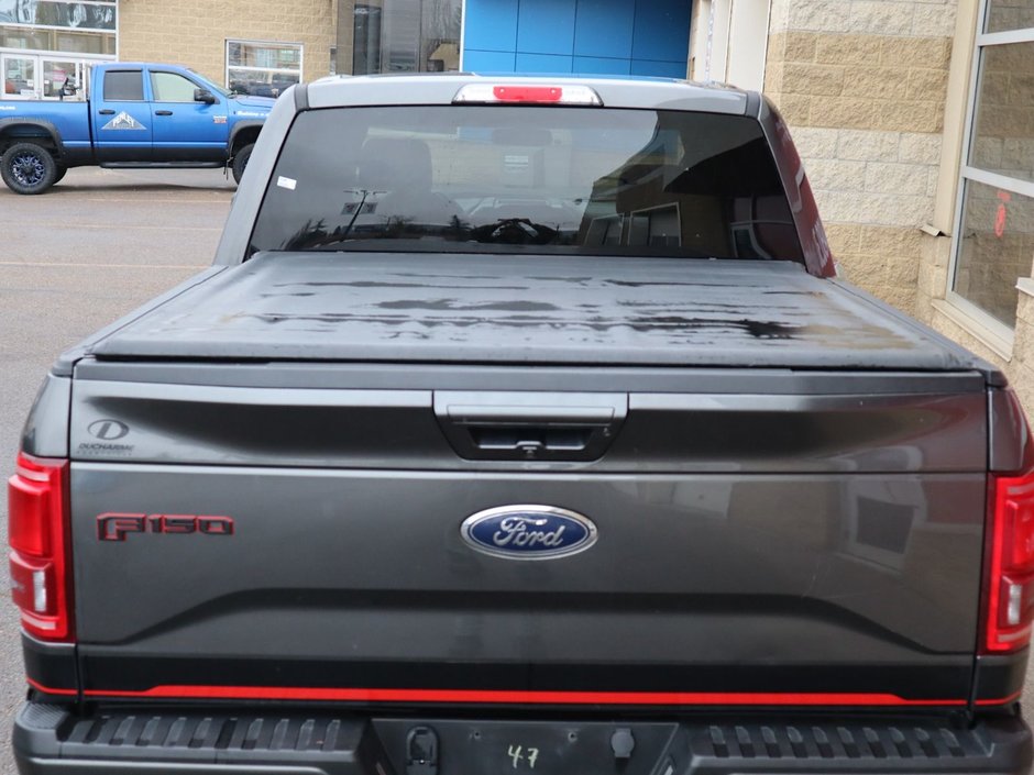 2017 Ford F-150 LARIAT IN GREY EQUIPPED WITH A 3.5L ECOBOOST V6 , 4X4 , 10SPD AUTO , AMBIENT LIGHTING , DUAL ZONE AC , REMOTE START , BACKUP CAM-9