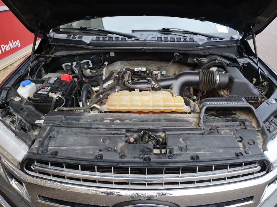 2020 Ford F-150 XLT IN GREY EQUIPPED WITH A 2.7L ECOBBOST V6 , 4X4 , 10SPD AUTO , CRUISE , BACKUP CAM , HD SHOCKS , PWR DRIVER SEAT , REMOTE STA-25