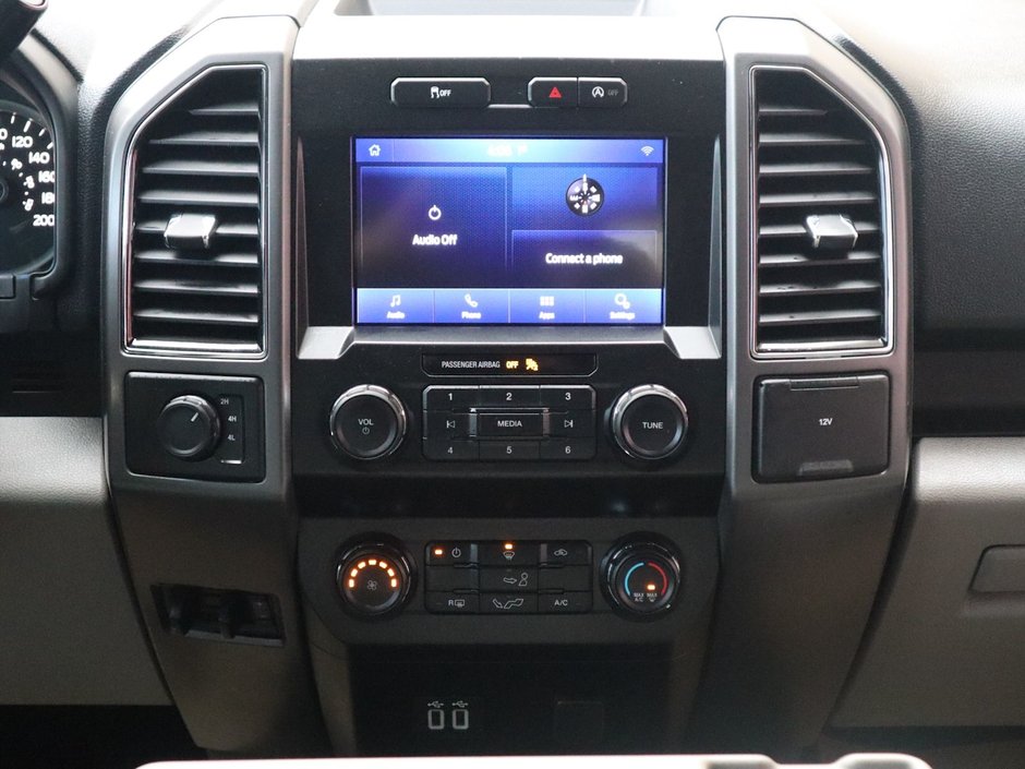 2020 Ford F-150 XLT IN GREY EQUIPPED WITH A 2.7L ECOBBOST V6 , 4X4 , 10SPD AUTO , CRUISE , BACKUP CAM , HD SHOCKS , PWR DRIVER SEAT , REMOTE STA-21