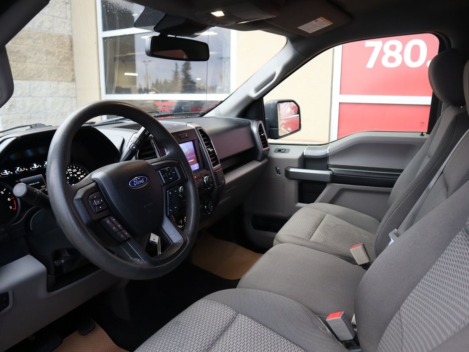 2020 Ford F-150 XLT IN GREY EQUIPPED WITH A 2.7L ECOBBOST V6 , 4X4 , 10SPD AUTO , CRUISE , BACKUP CAM , HD SHOCKS , PWR DRIVER SEAT , REMOTE STA-15