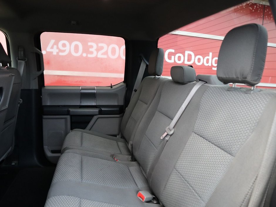 2020 Ford F-150 XLT IN GREY EQUIPPED WITH A 2.7L ECOBBOST V6 , 4X4 , 10SPD AUTO , CRUISE , BACKUP CAM , HD SHOCKS , PWR DRIVER SEAT , REMOTE STA-18