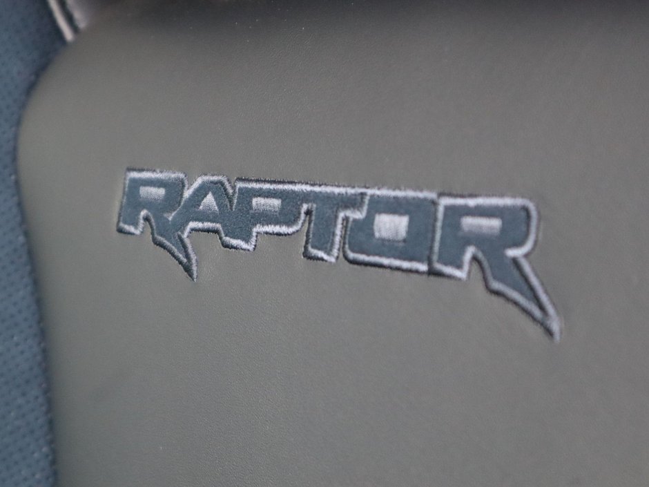 2022 Ford F-150 RAPTOR IN WHITE EQUIPPED WITH A HIGH OUTPUT 3.5L TURBO V6 , 4X4 , 10SPD AUTO , LEATHER HEATED/VENTED BUCKET SEATS , PREMIUM AUDI-19