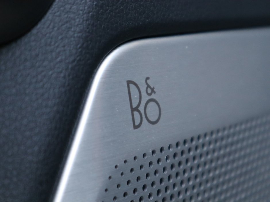 2022 Ford F-150 RAPTOR IN WHITE EQUIPPED WITH A HIGH OUTPUT 3.5L TURBO V6 , 4X4 , 10SPD AUTO , LEATHER HEATED/VENTED BUCKET SEATS , PREMIUM AUDI-17