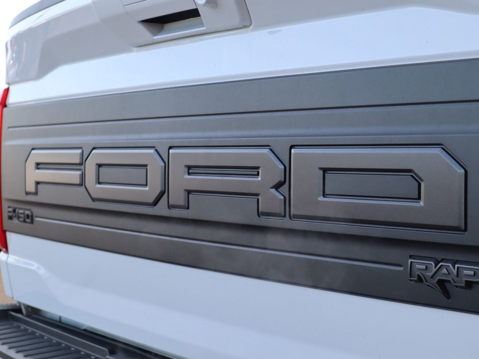 2022 Ford F-150 RAPTOR IN WHITE EQUIPPED WITH A HIGH OUTPUT 3.5L TURBO V6 , 4X4 , 10SPD AUTO , LEATHER HEATED/VENTED BUCKET SEATS , PREMIUM AUDI-12